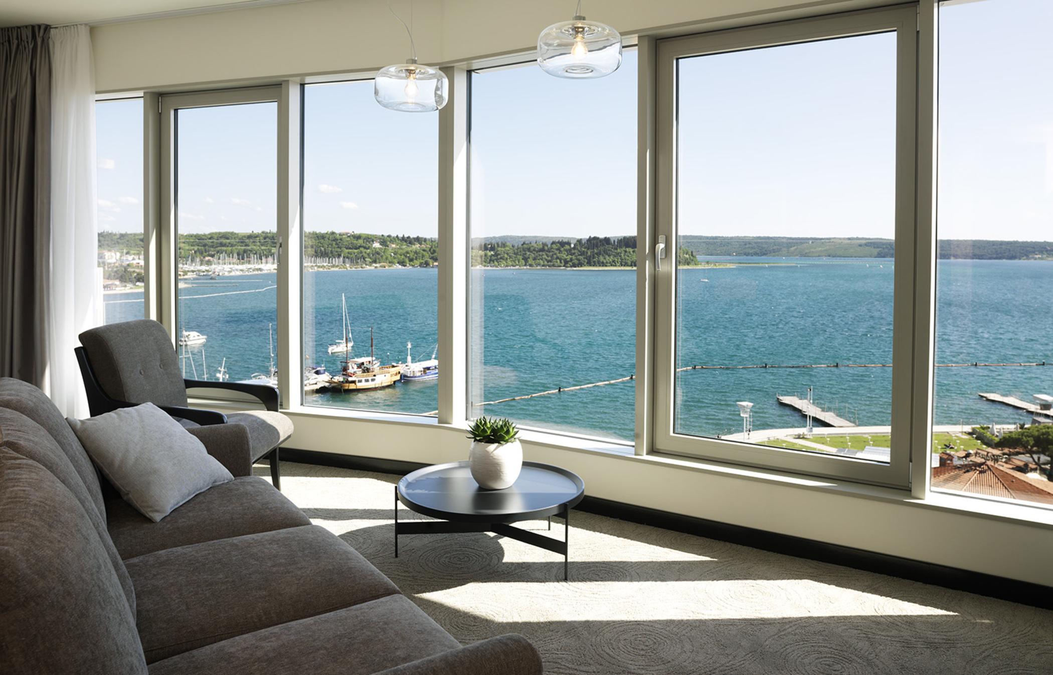 Hotel Slovenija - Terme & Wellness Lifeclass بورتوروز المظهر الخارجي الصورة A view of the Lake from the hotel