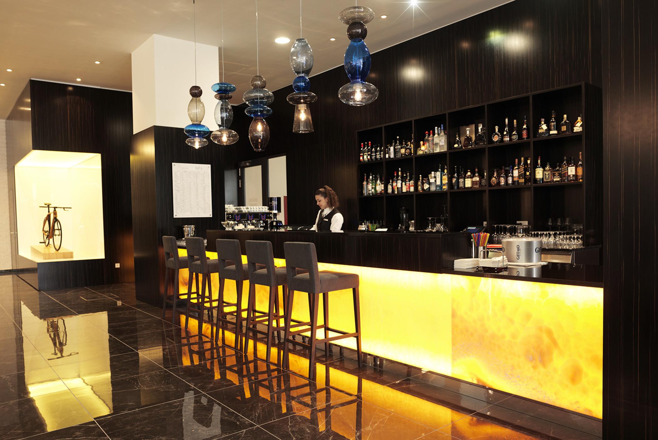 Hotel Slovenija - Terme & Wellness Lifeclass بورتوروز المظهر الخارجي الصورة The bar at the lounge
